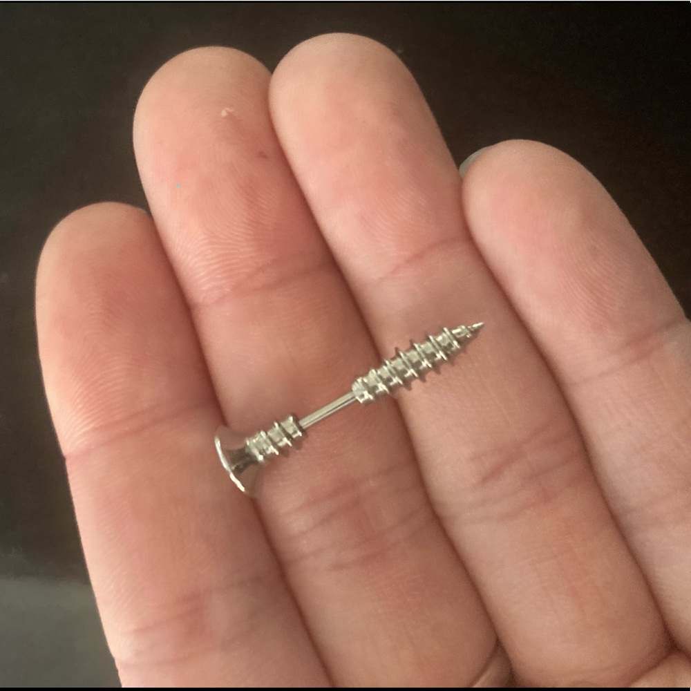 Screw earring - Picture 3 of 3